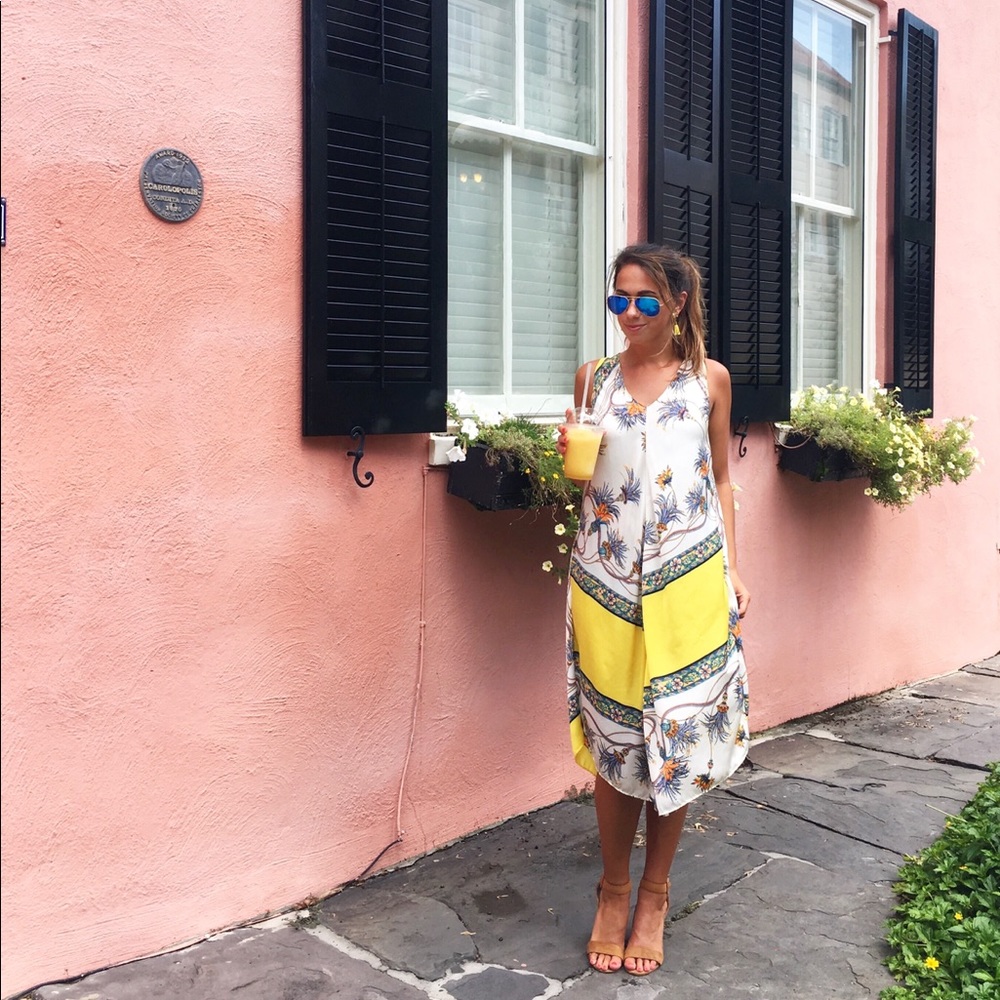 The prettiest summer midi dress!